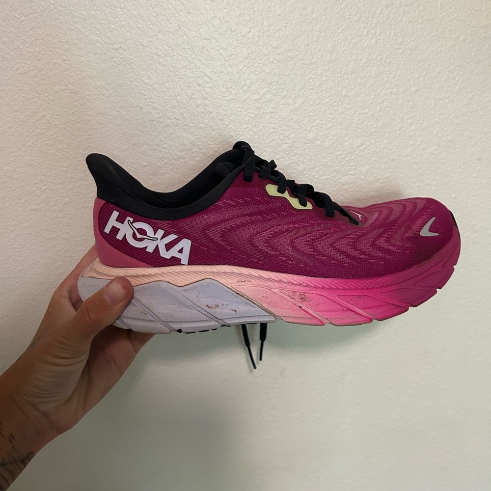 Hoka Arahi 6